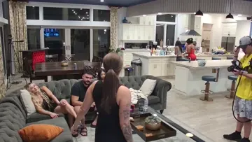 Contestant tells ABZ she stabbed her Ex